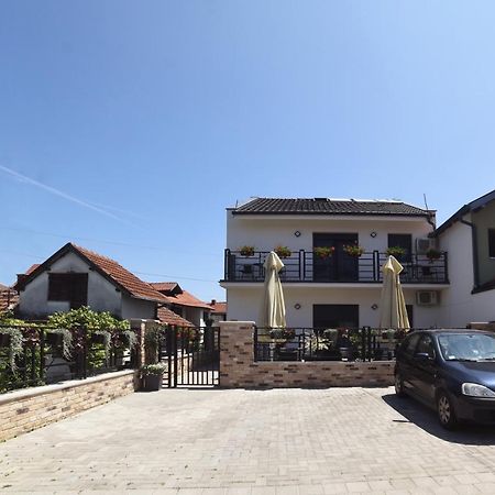 "Mini Hotel Vienna" Apartments Vrnjacka Banja Luaran gambar