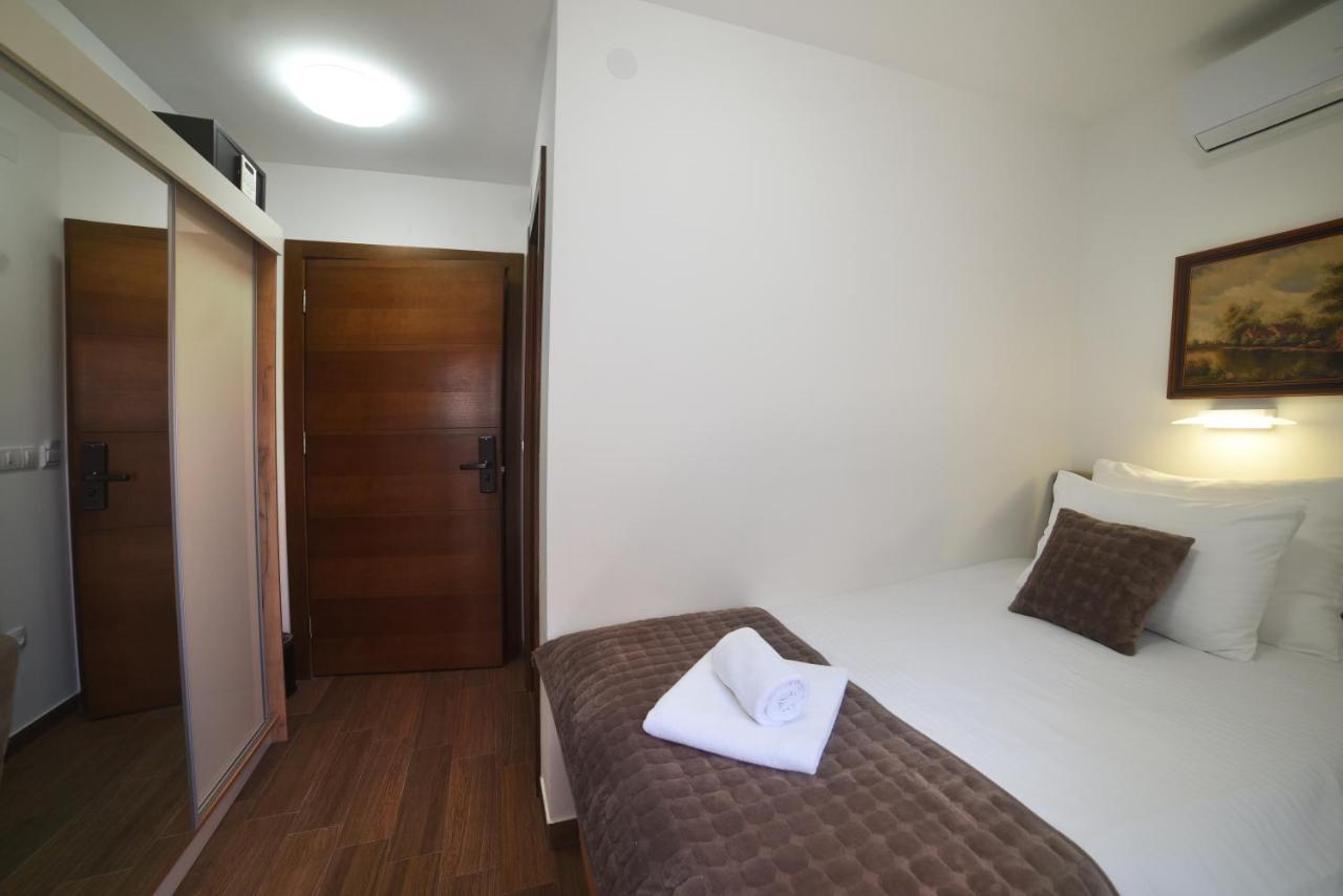 "Mini Hotel Vienna" Apartments Vrnjacka Banja Luaran gambar